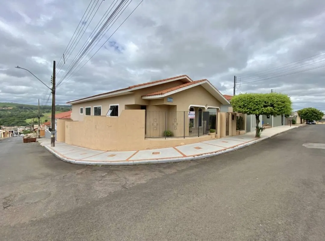 Casa à venda de 257 m² em Piraju, SP, Brasil