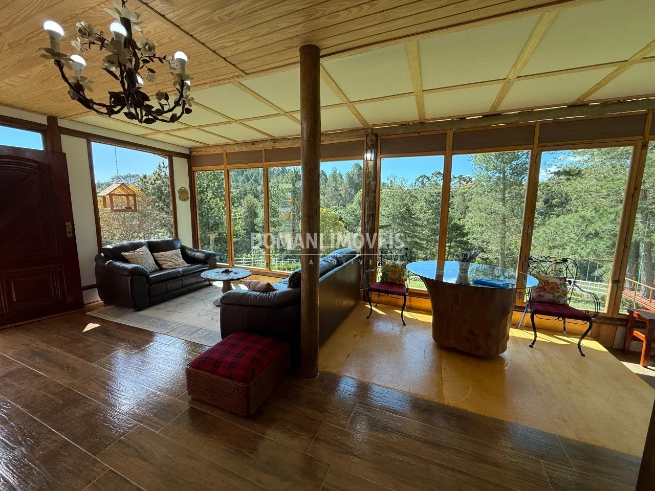 Casa à venda de 1.630 m² em Campos do Jordão, SP, Brasil