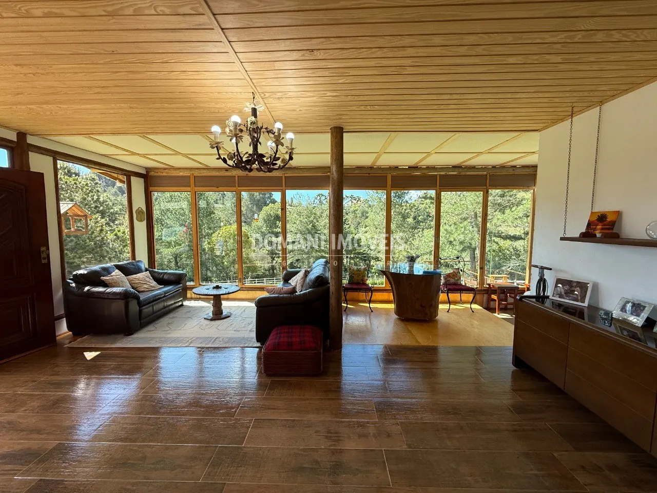 Casa à venda de 1.630 m² em Campos do Jordão, SP, Brasil