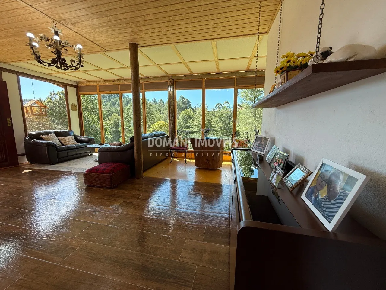 Casa à venda de 1.630 m² em Campos do Jordão, SP, Brasil