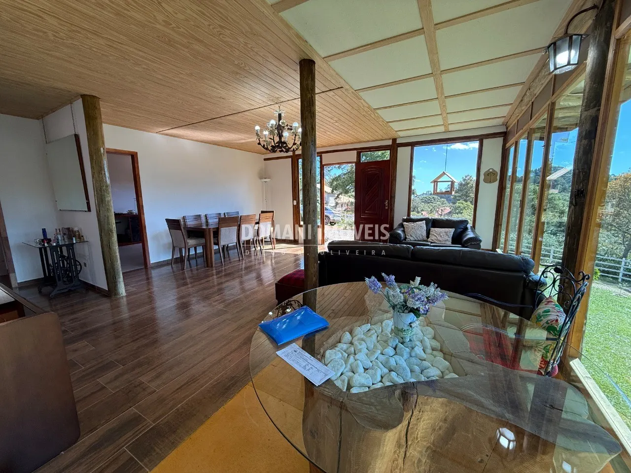 Casa à venda de 1.630 m² em Campos do Jordão, SP, Brasil