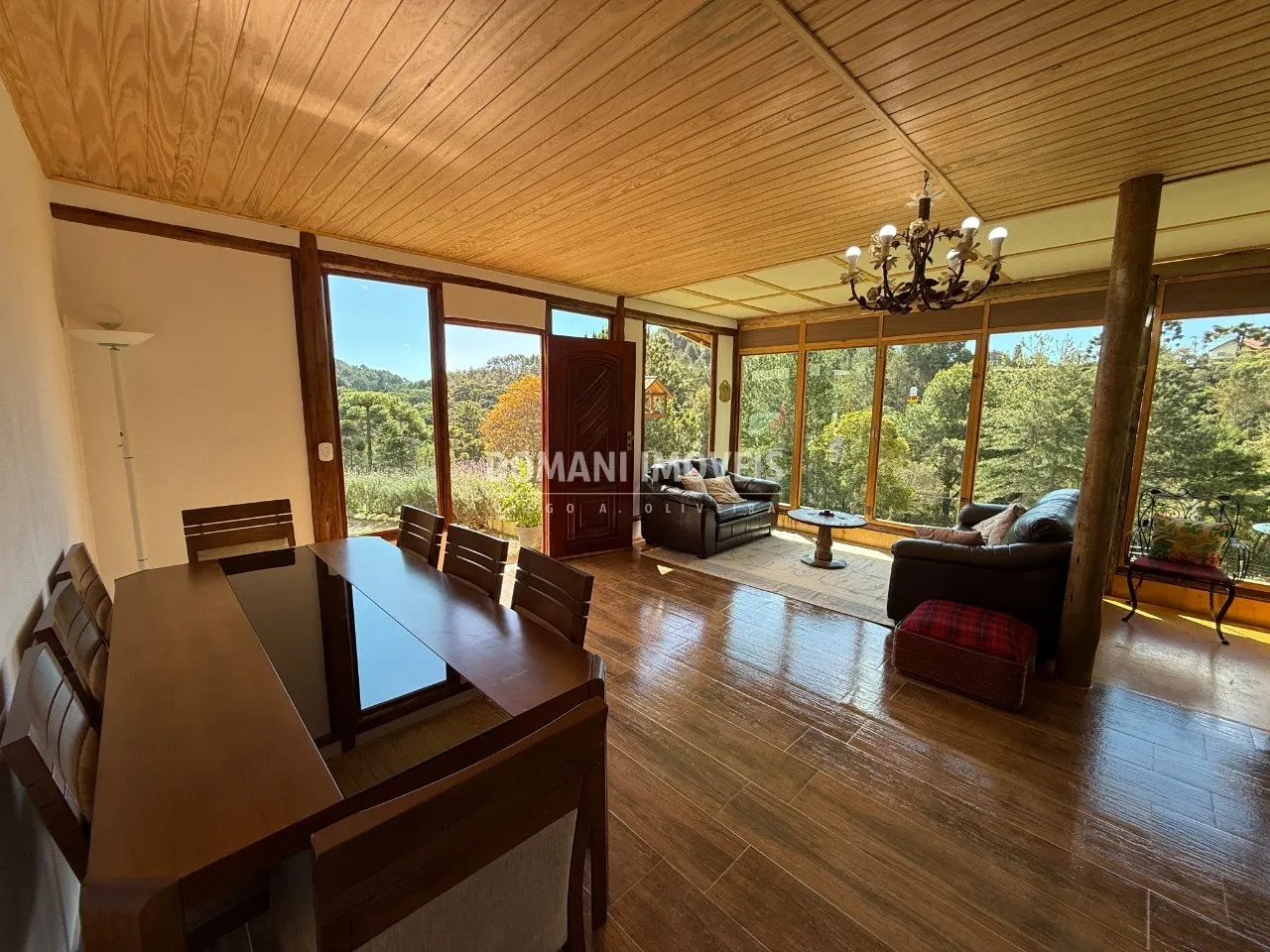 Casa à venda de 1.630 m² em Campos do Jordão, SP, Brasil