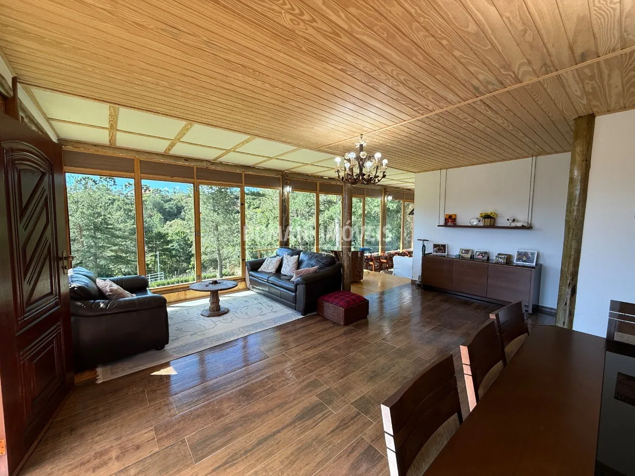 Casa à venda de 1.630 m² em Campos do Jordão, SP, Brasil