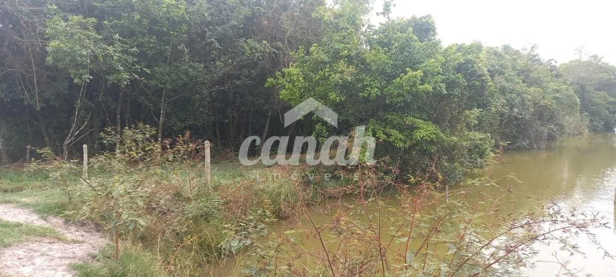 Sítio à venda de 15 ha em Cajuru, SP, Brasil