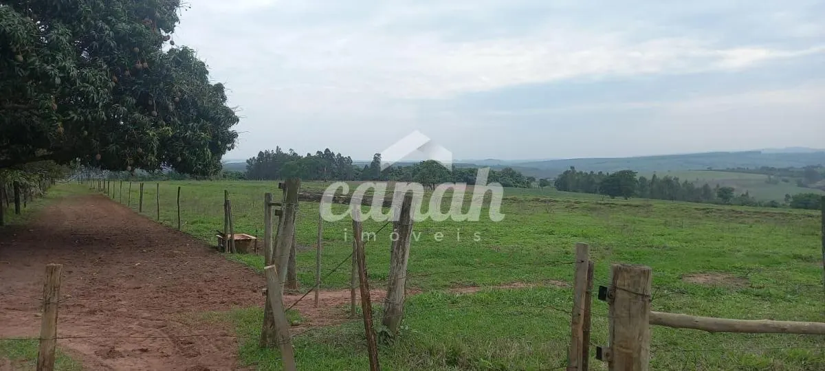 Sítio à venda de 15 ha em Cajuru, SP, Brasil