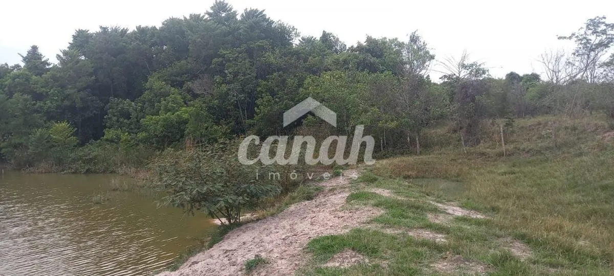 Sítio à venda de 15 ha em Cajuru, SP, Brasil