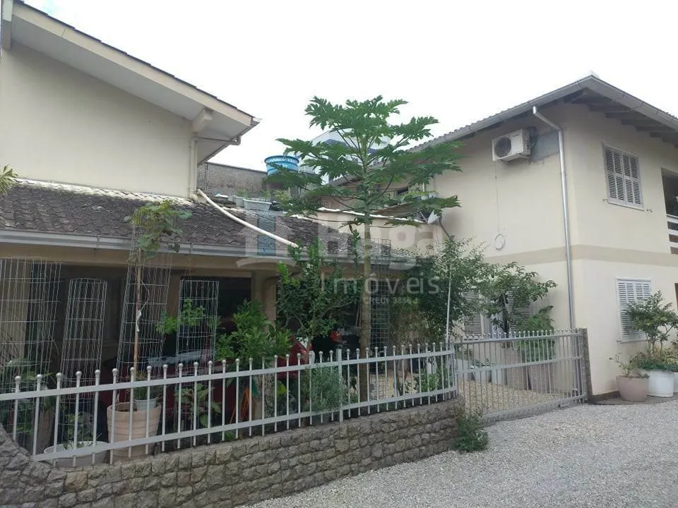 Casa à venda de 198 m² em Brusque, SC, Brasil
