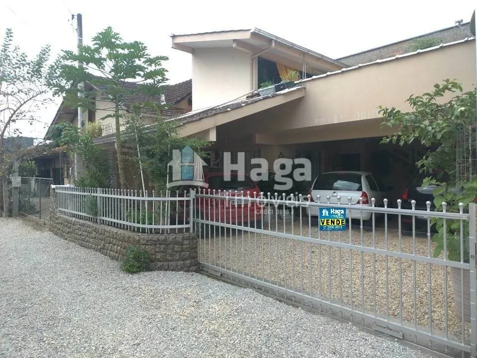 Casa à venda de 198 m² em Brusque, SC, Brasil