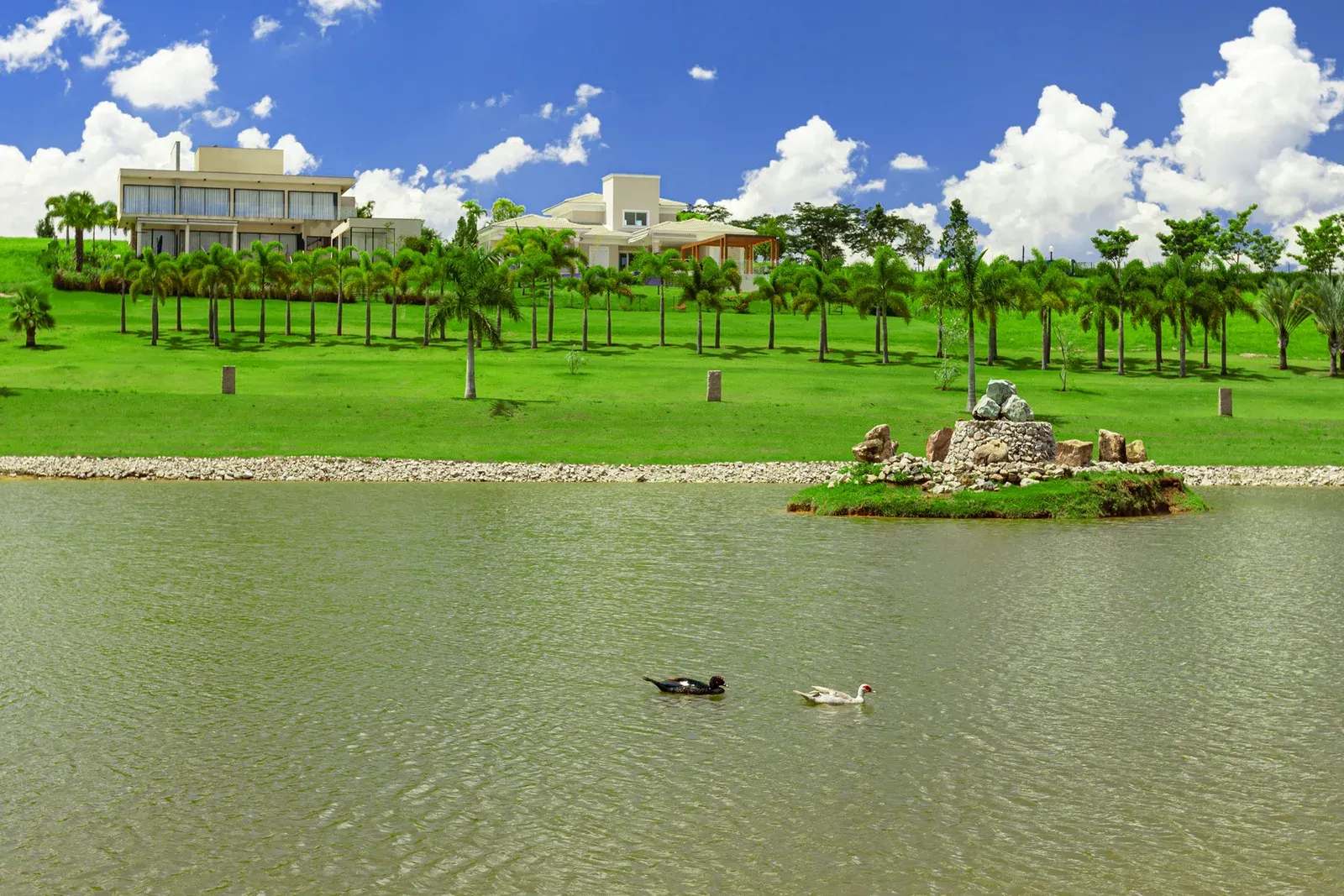 Terreno à venda de 1.500 m² em Porto Feliz, SP, Brasil