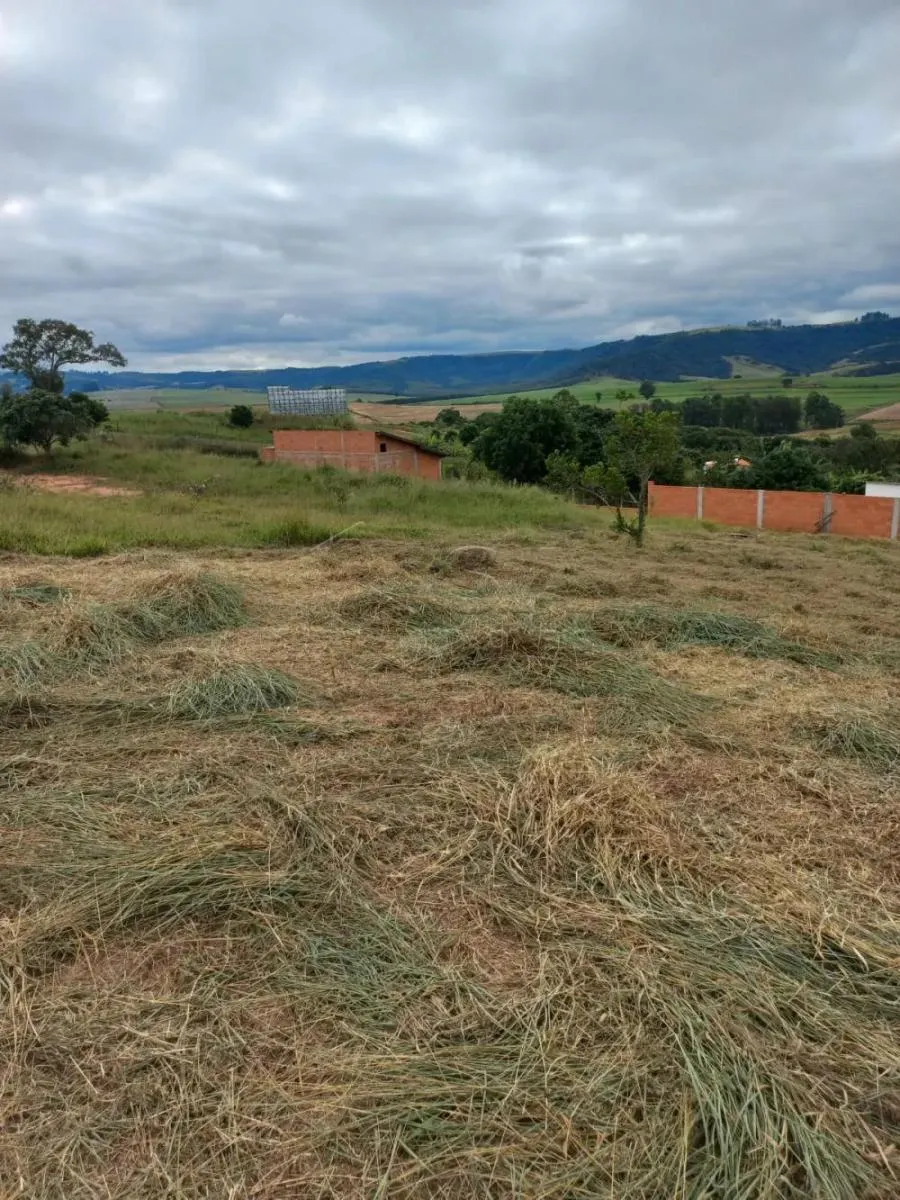 Chácara à venda de 1 ha em Pardinho, SP, Brasil