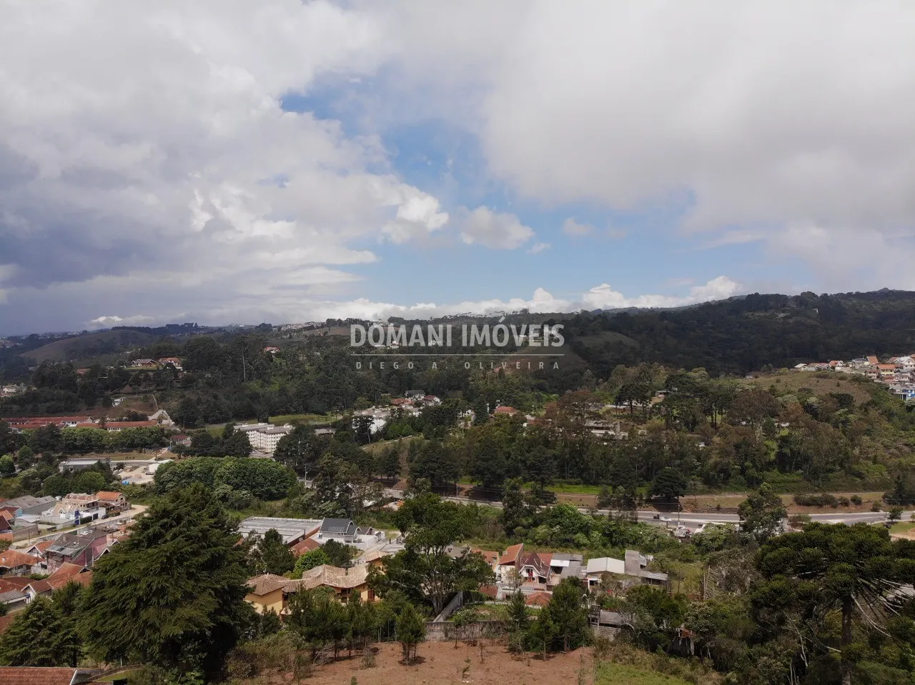 Terreno à venda de 1.750 m² em Campos do Jordão, SP, Brasil