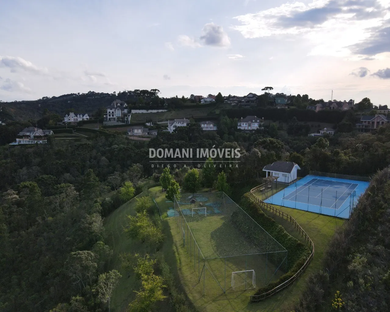 Plot for sale of 1,620 m² in Campos do Jordão, SP, Brazil