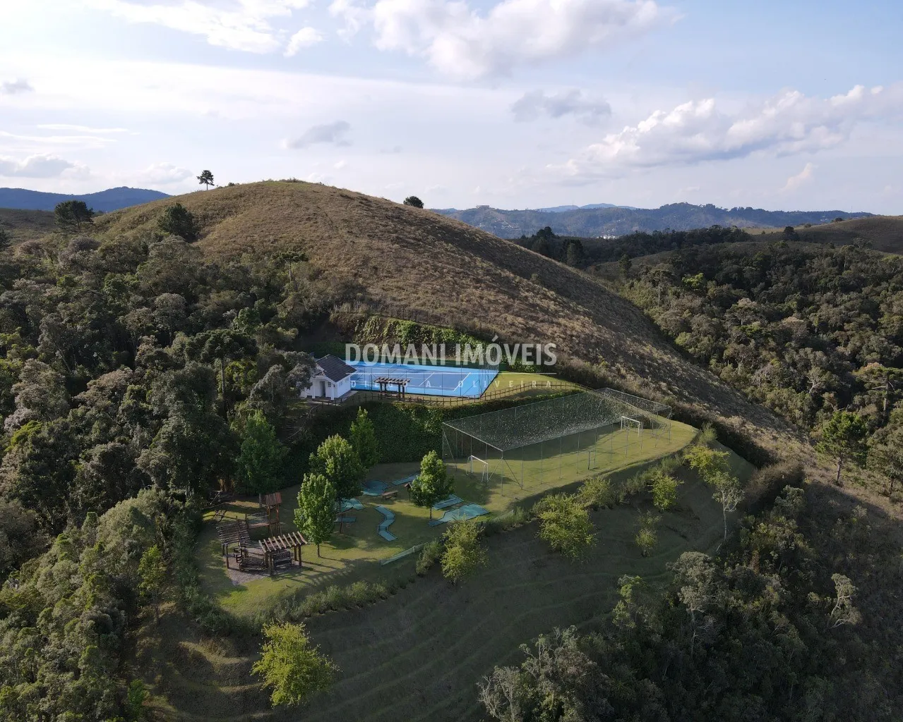 Plot for sale of 1,620 m² in Campos do Jordão, SP, Brazil