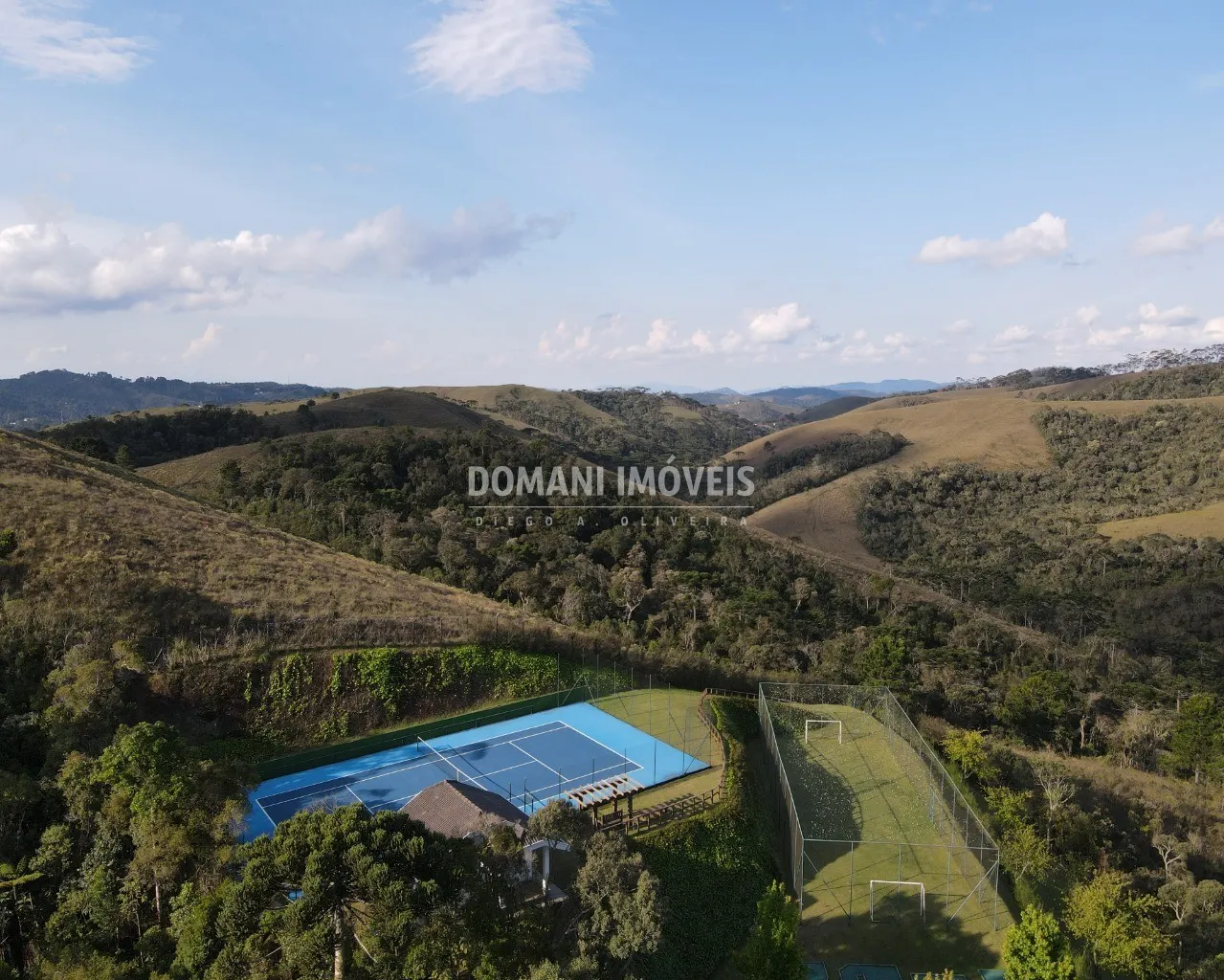 Plot for sale of 1,620 m² in Campos do Jordão, SP, Brazil