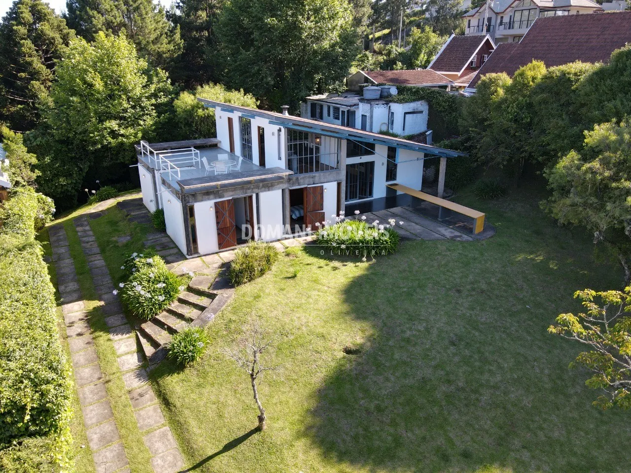 Casa à venda de 1.240 m² em Campos do Jordão, SP, Brasil
