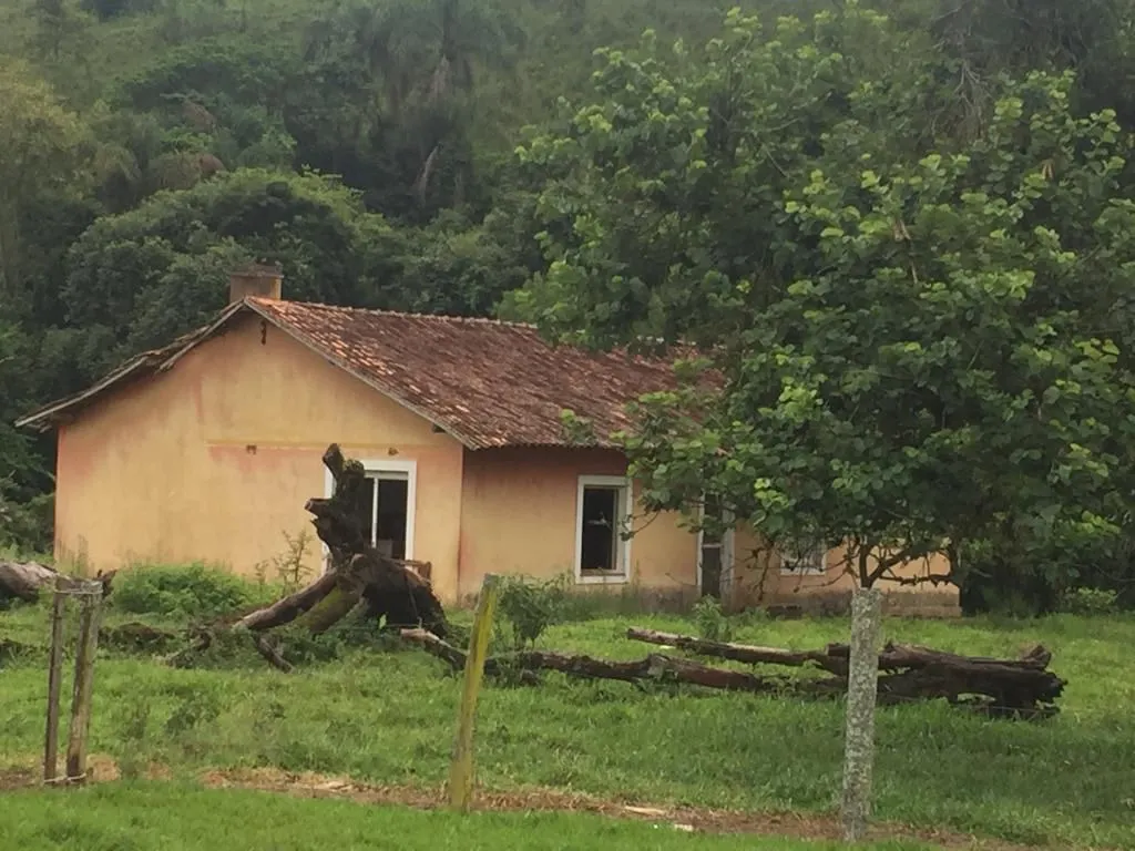 Sítio à venda de 4 ha em Serra Negra, SP, Brasil