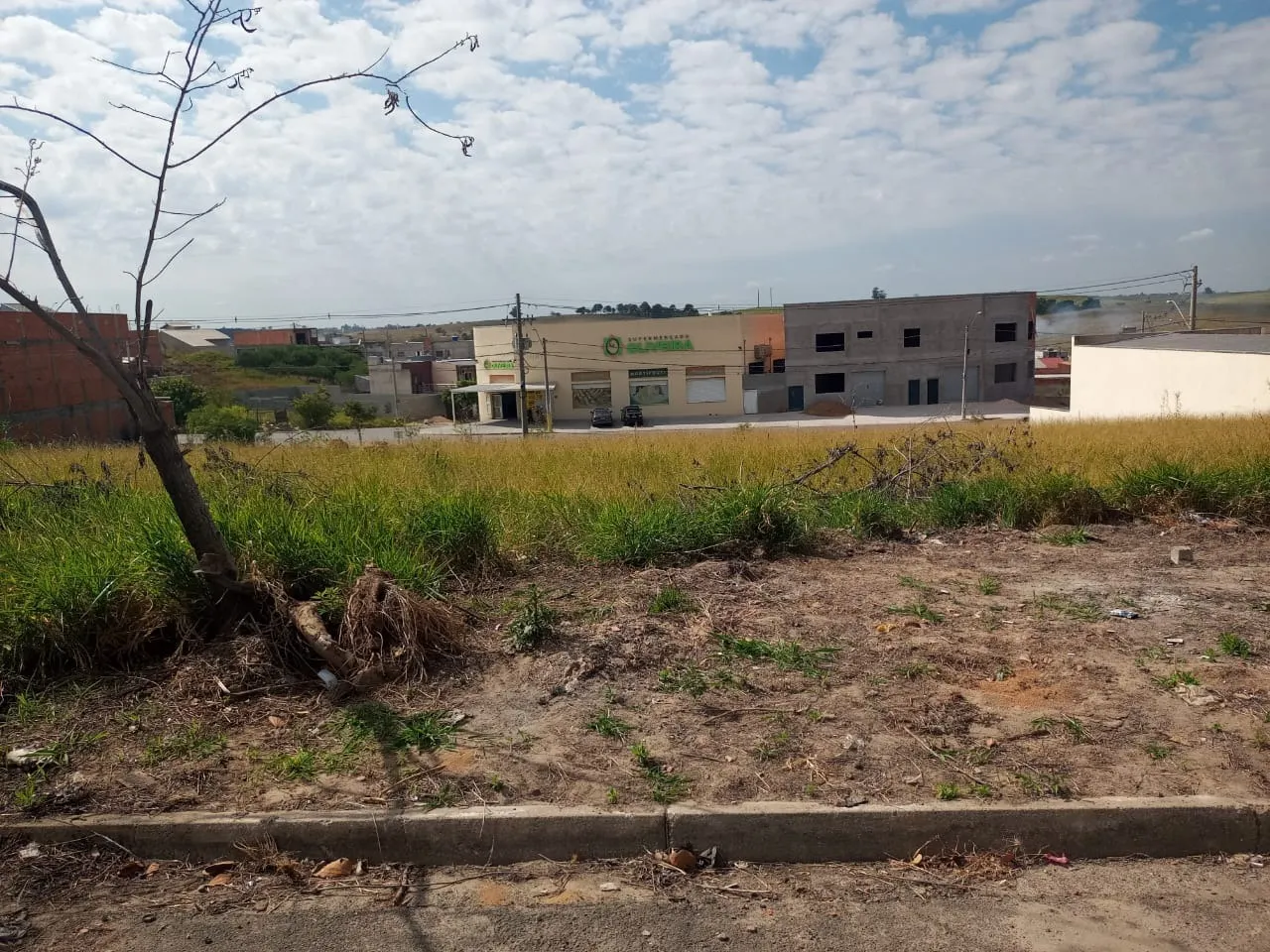 Terreno à venda de 200 m² em Monte Mor, SP, Brasil