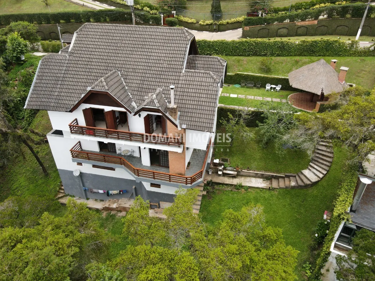 Casa à venda de 1.160 m² em Campos do Jordão, SP, Brasil