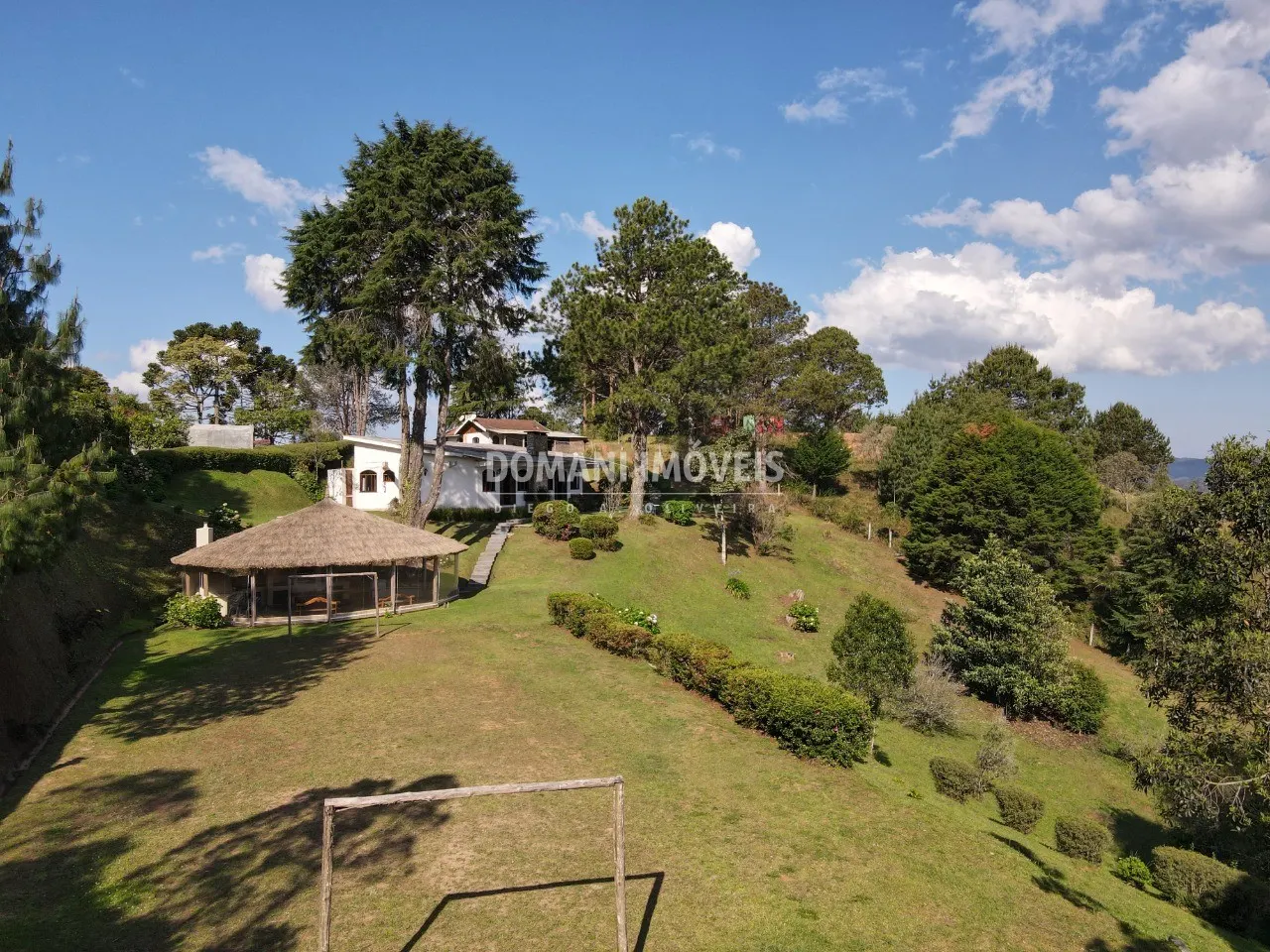 Casa à venda de 5.570 m² em Campos do Jordão, SP, Brasil
