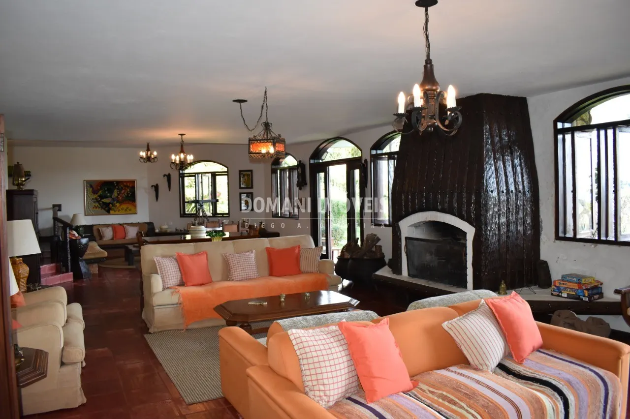 Casa à venda de 5.570 m² em Campos do Jordão, SP, Brasil