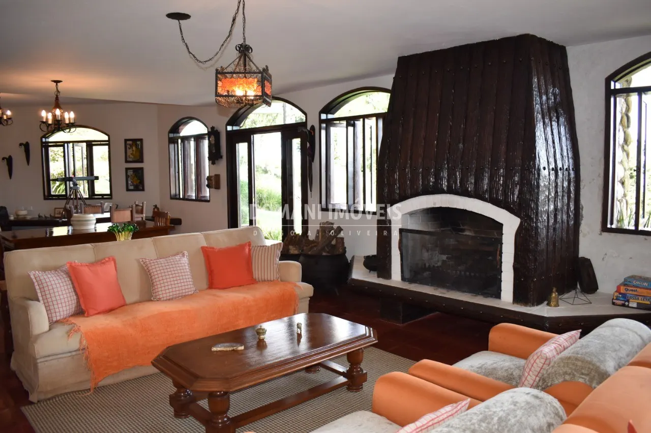 Casa à venda de 5.570 m² em Campos do Jordão, SP, Brasil
