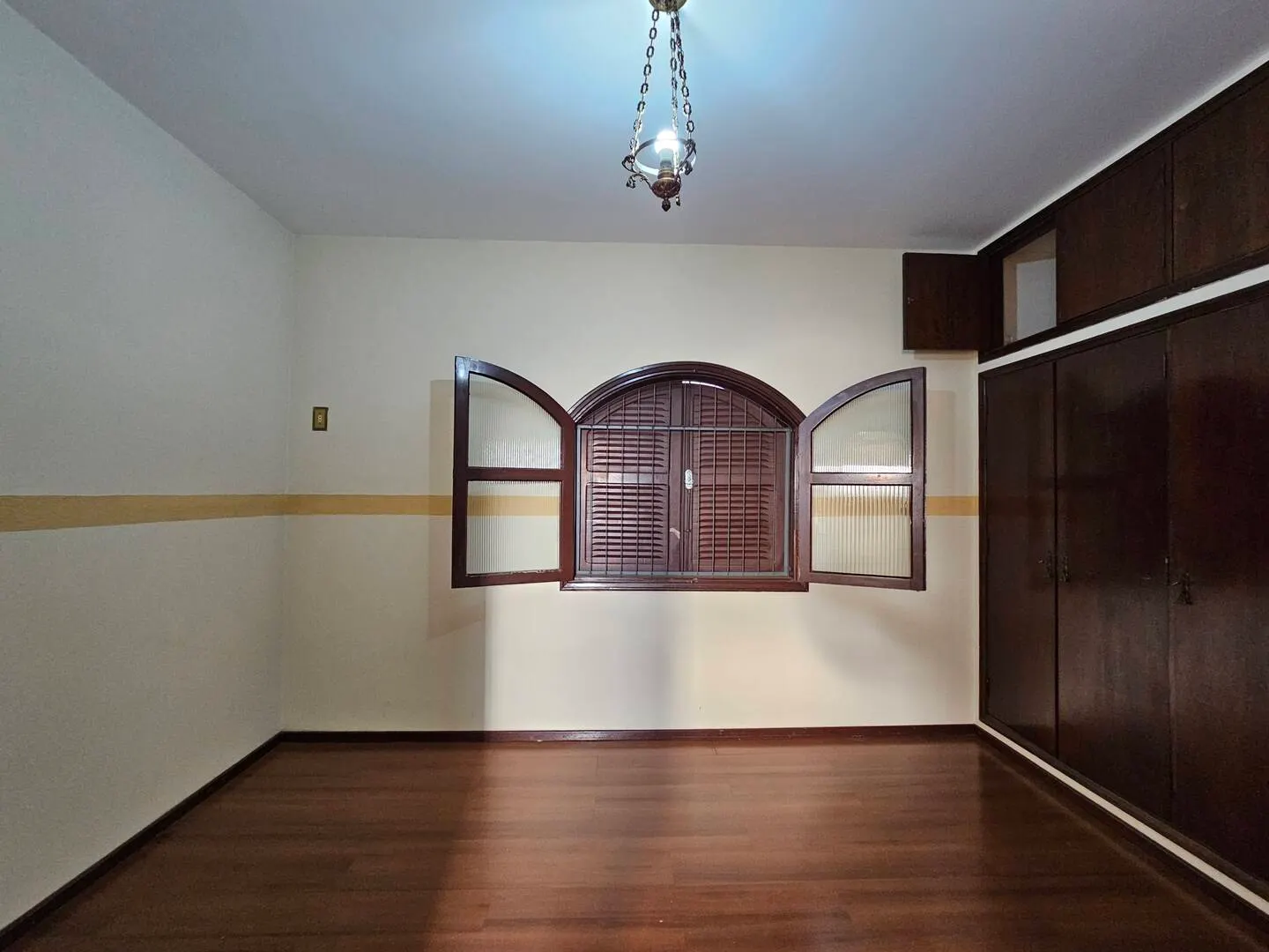 Casa à venda de 247 m² em Piraju, SP, Brasil