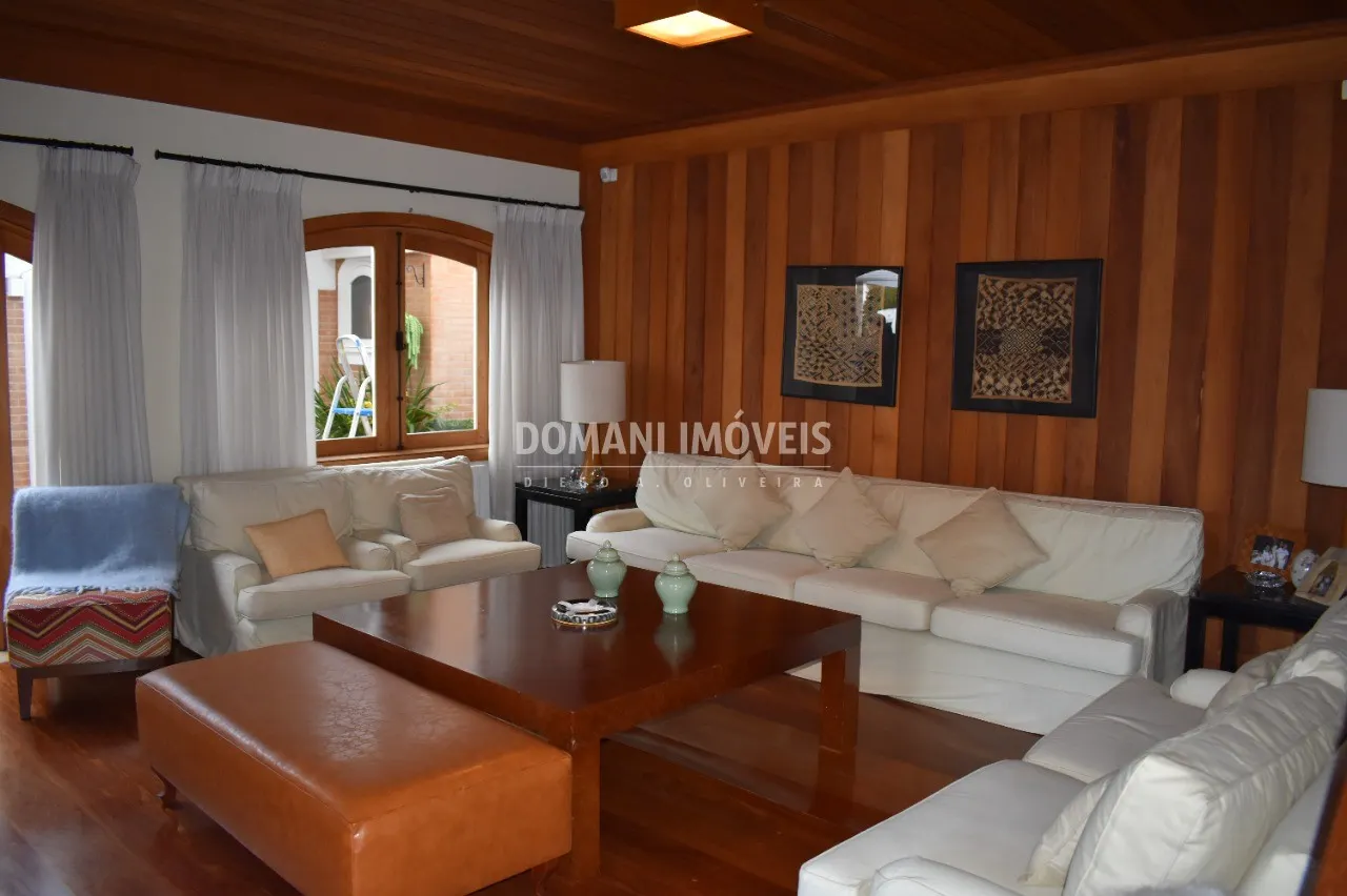 Casa à venda de 2.730 m² em Campos do Jordão, SP, Brasil