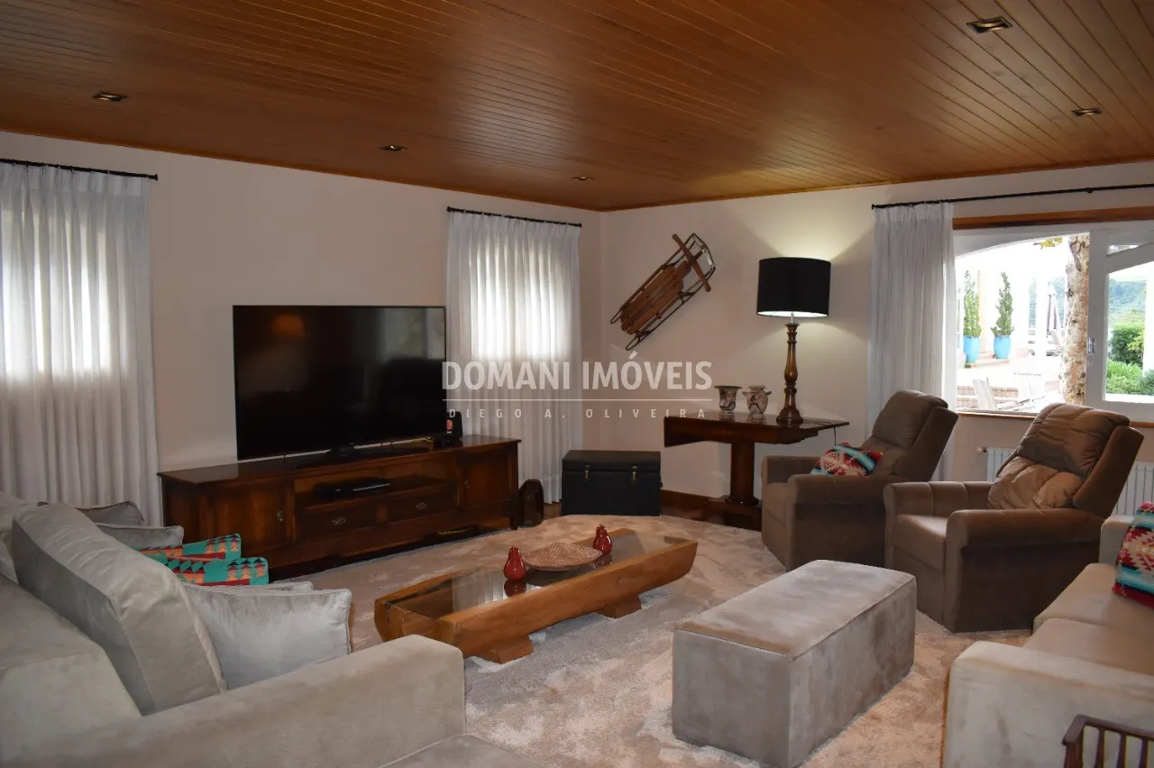 Casa à venda de 2.730 m² em Campos do Jordão, SP, Brasil