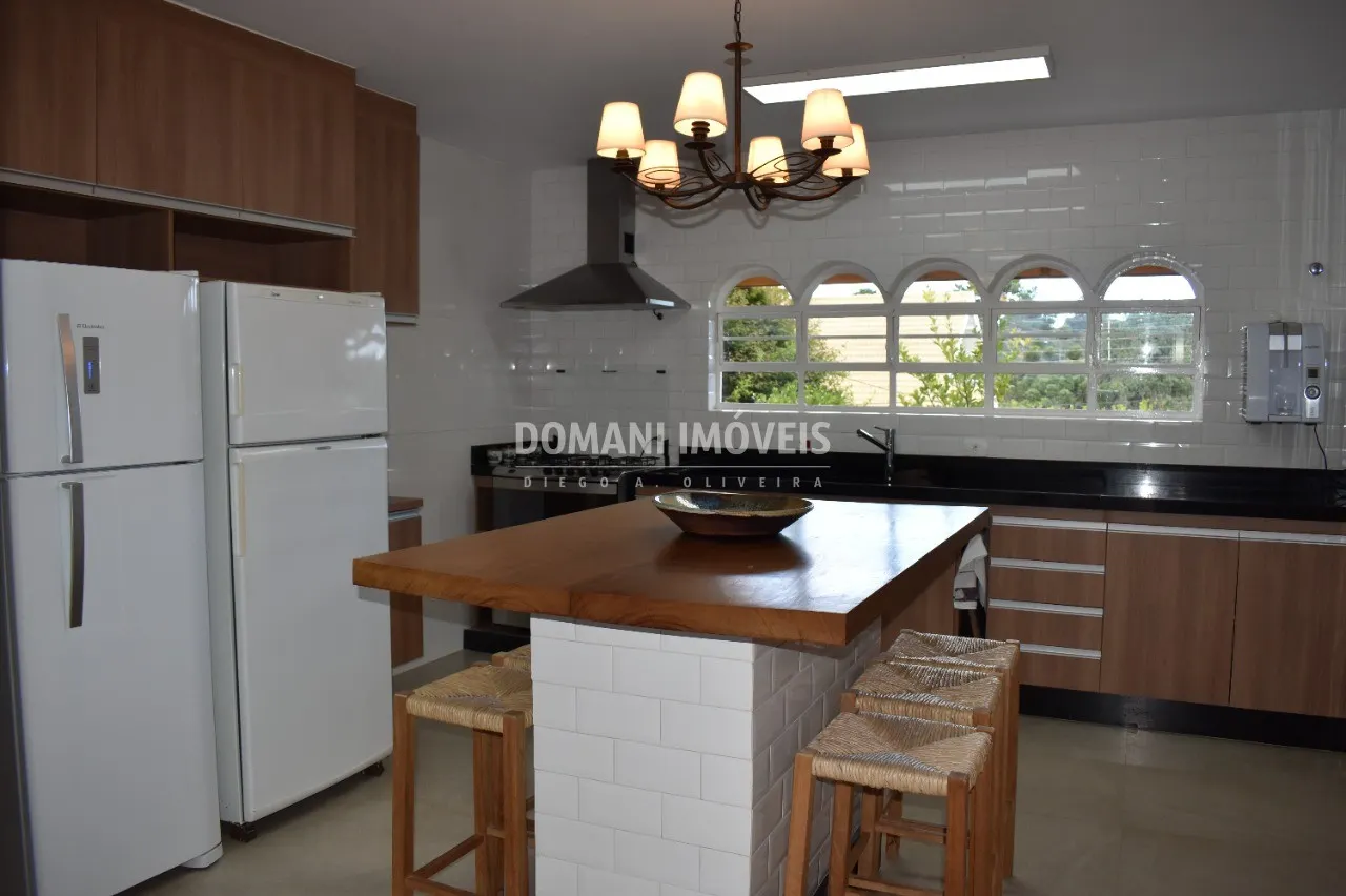 Casa à venda de 2.730 m² em Campos do Jordão, SP, Brasil