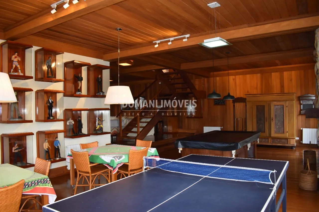 Casa à venda de 2.730 m² em Campos do Jordão, SP, Brasil