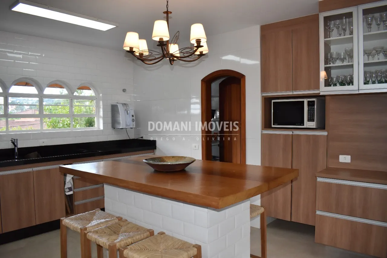 Casa à venda de 2.730 m² em Campos do Jordão, SP, Brasil