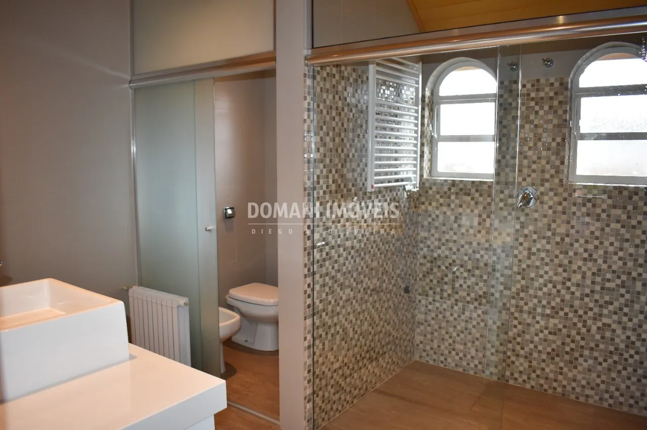 Casa à venda de 2.730 m² em Campos do Jordão, SP, Brasil