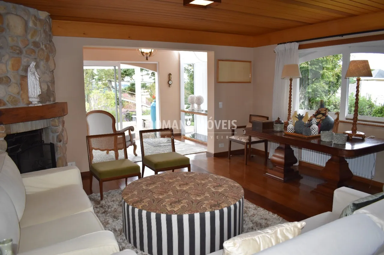 Casa à venda de 2.730 m² em Campos do Jordão, SP, Brasil