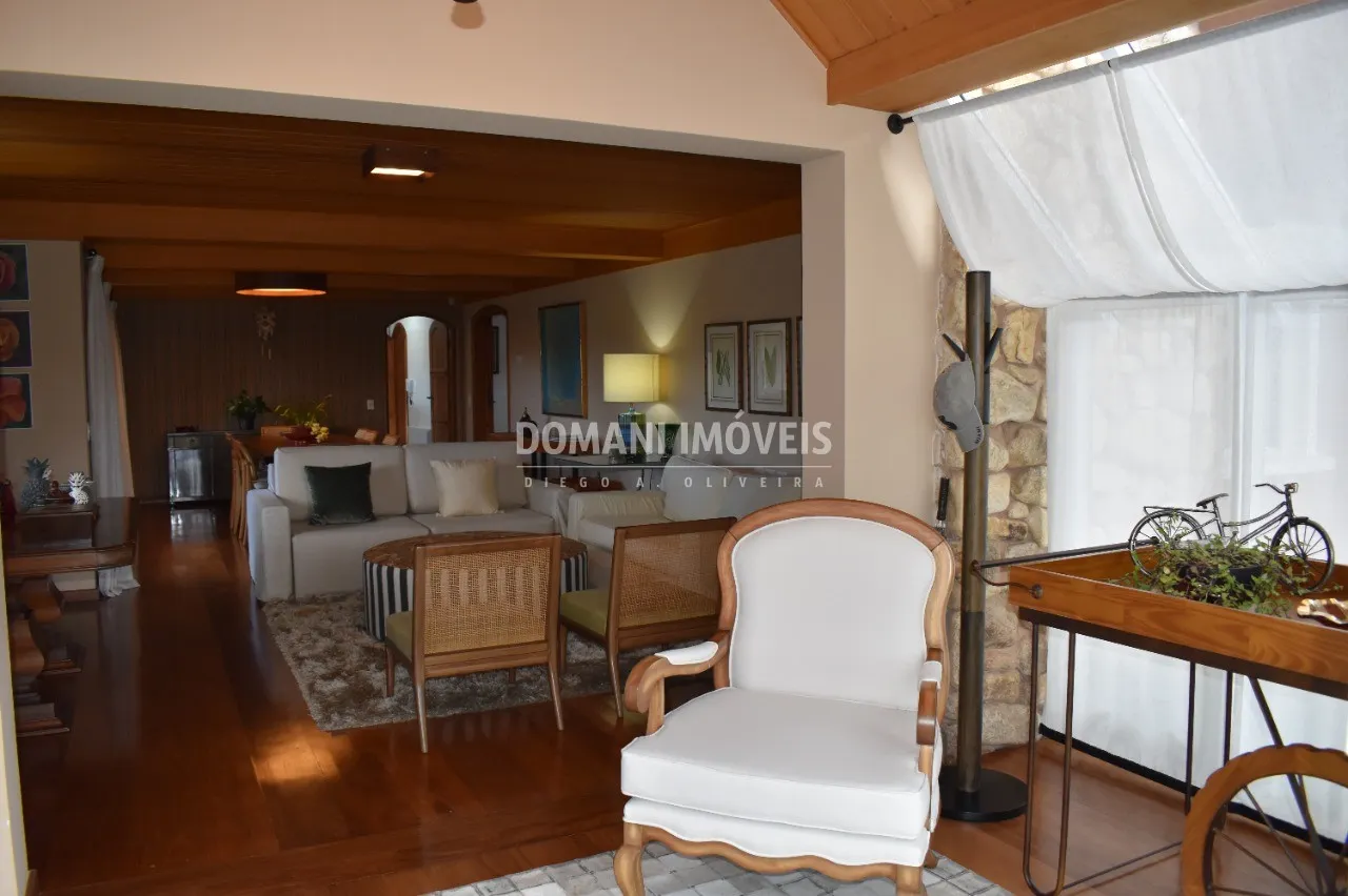 Casa à venda de 2.730 m² em Campos do Jordão, SP, Brasil
