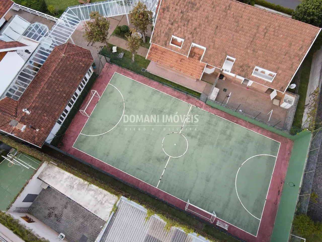 Casa à venda de 2.730 m² em Campos do Jordão, SP, Brasil