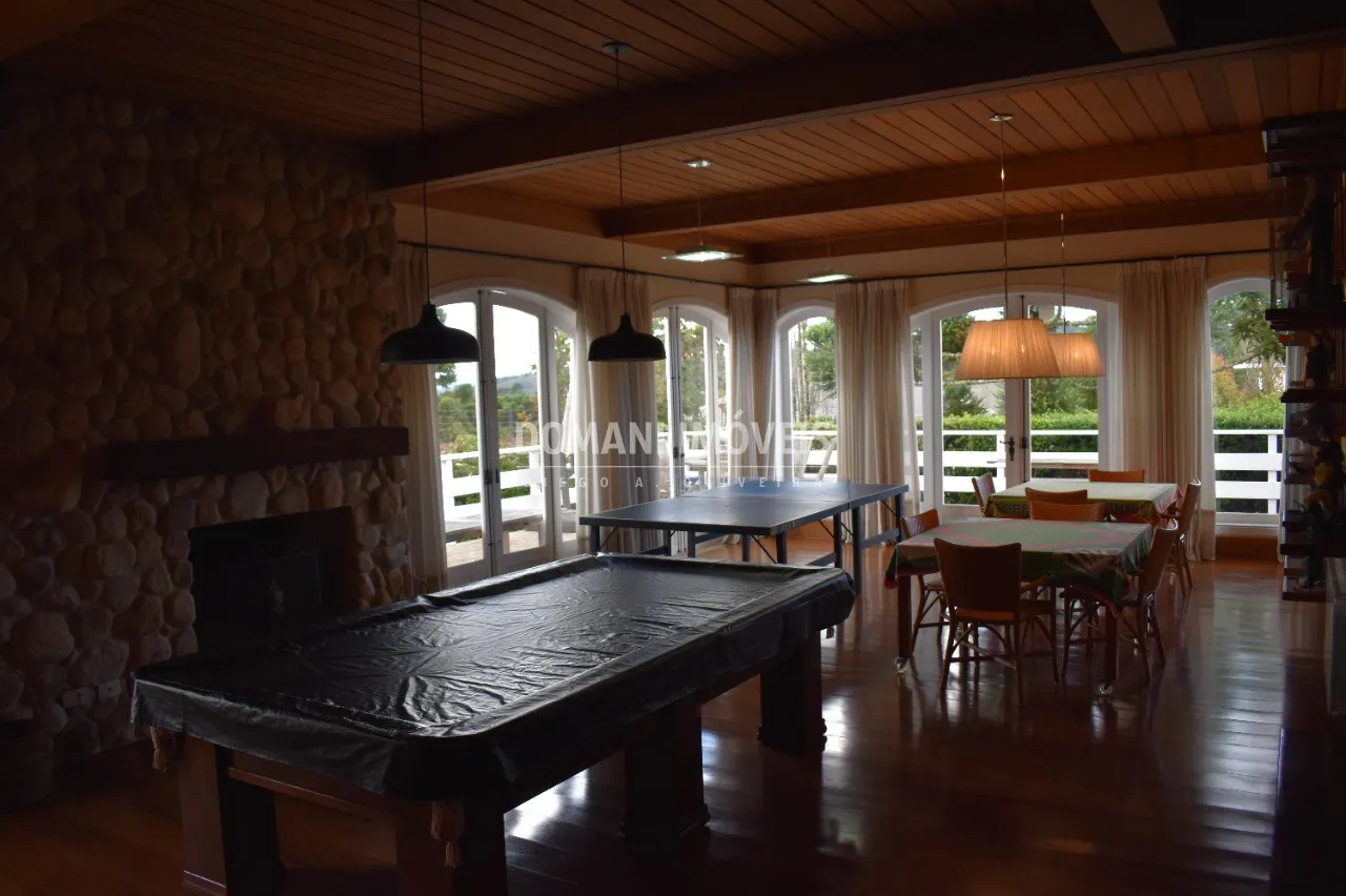 Casa à venda de 2.730 m² em Campos do Jordão, SP, Brasil