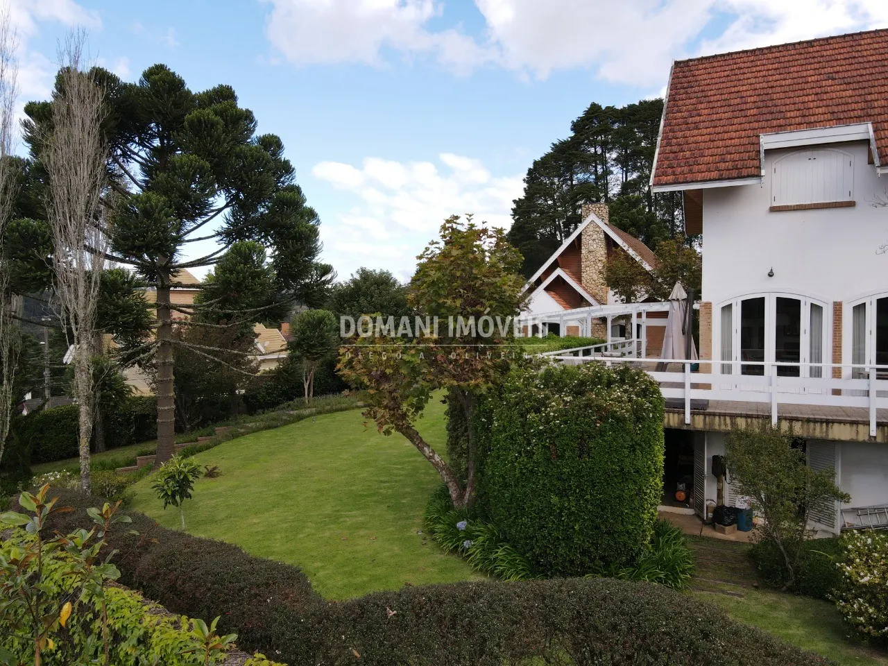 Casa à venda de 2.730 m² em Campos do Jordão, SP, Brasil