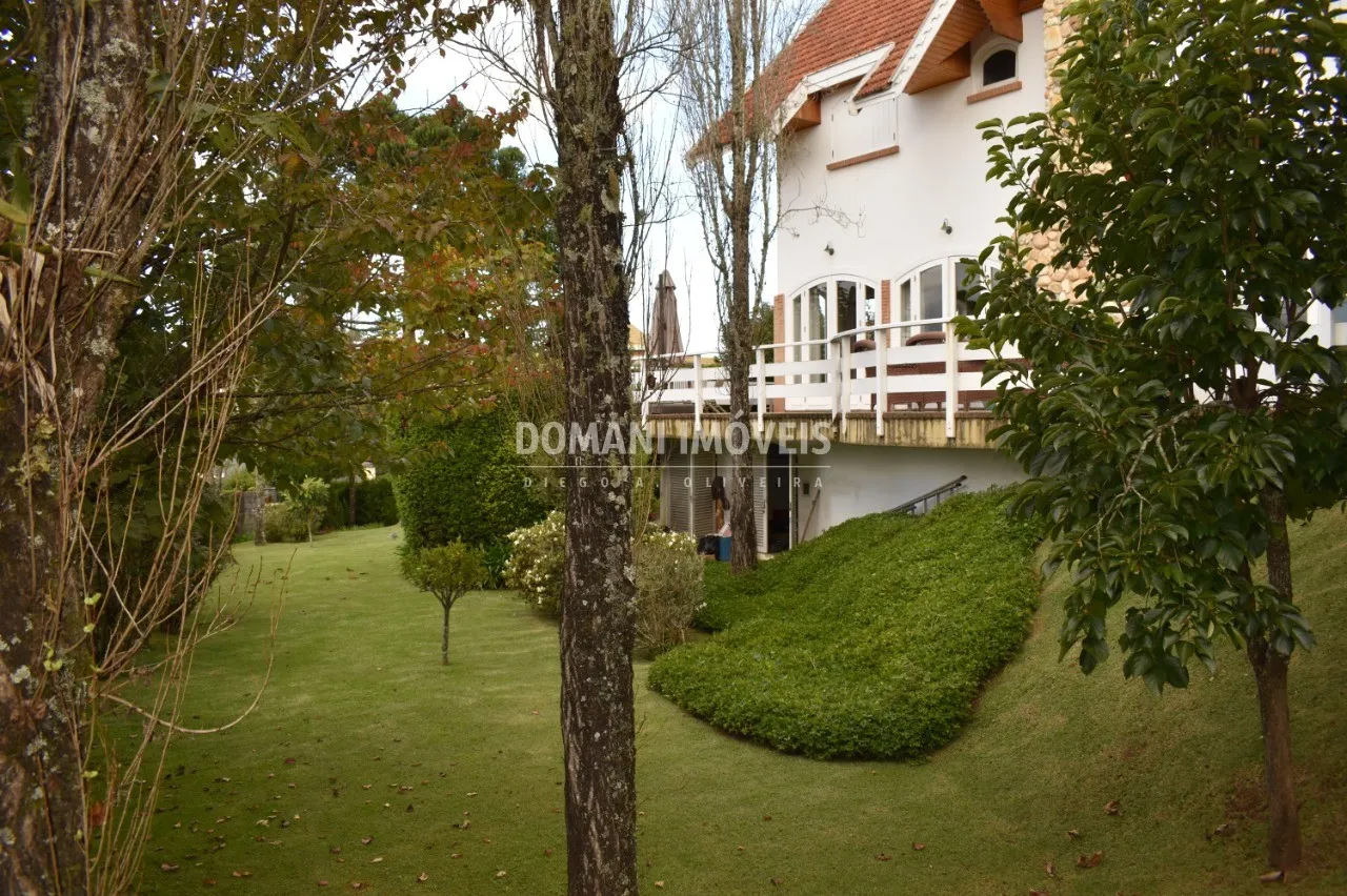 Casa à venda de 2.730 m² em Campos do Jordão, SP, Brasil