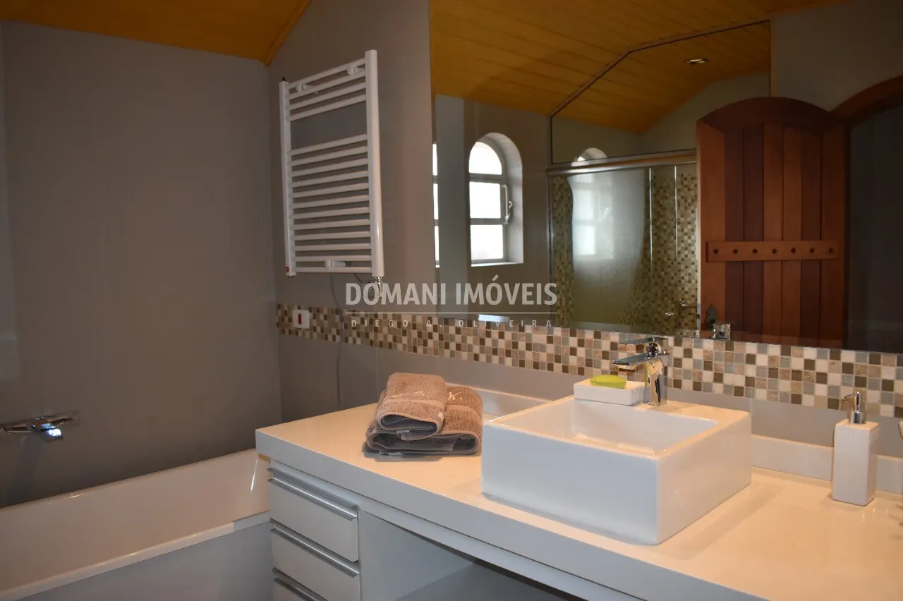 Casa à venda de 2.730 m² em Campos do Jordão, SP, Brasil