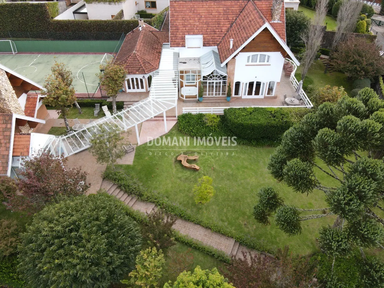 Casa à venda de 2.730 m² em Campos do Jordão, SP, Brasil