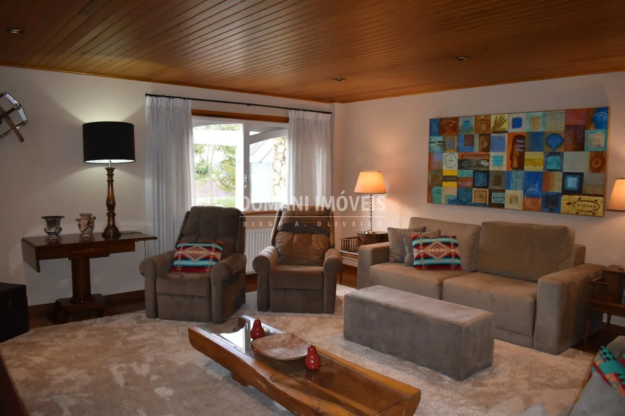 Casa à venda de 2.730 m² em Campos do Jordão, SP, Brasil