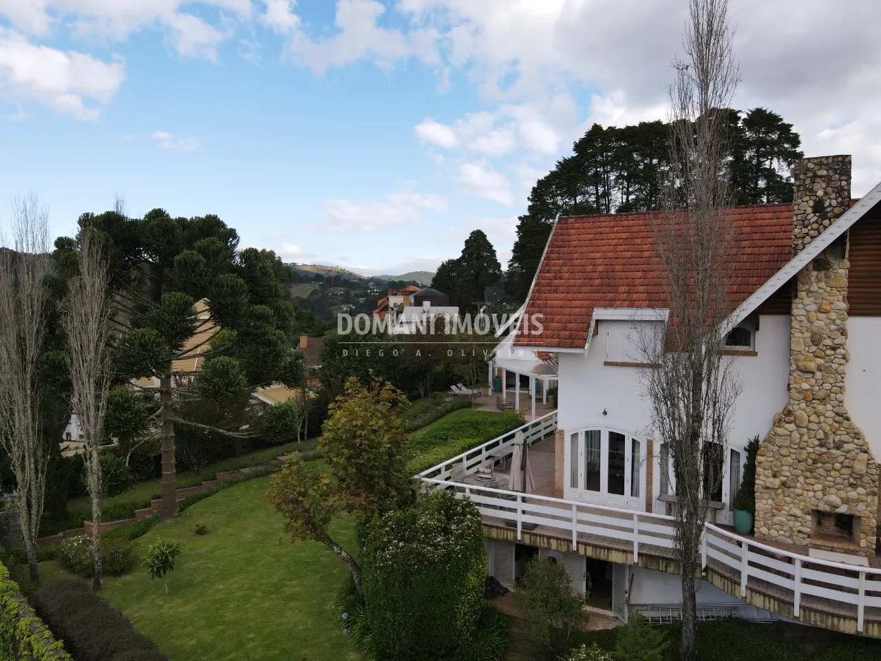 Casa à venda de 2.730 m² em Campos do Jordão, SP, Brasil