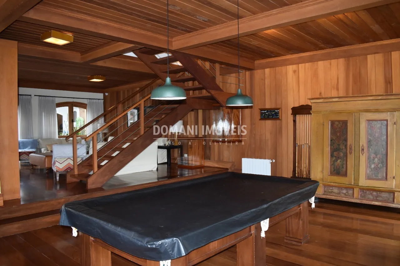 Casa à venda de 2.730 m² em Campos do Jordão, SP, Brasil