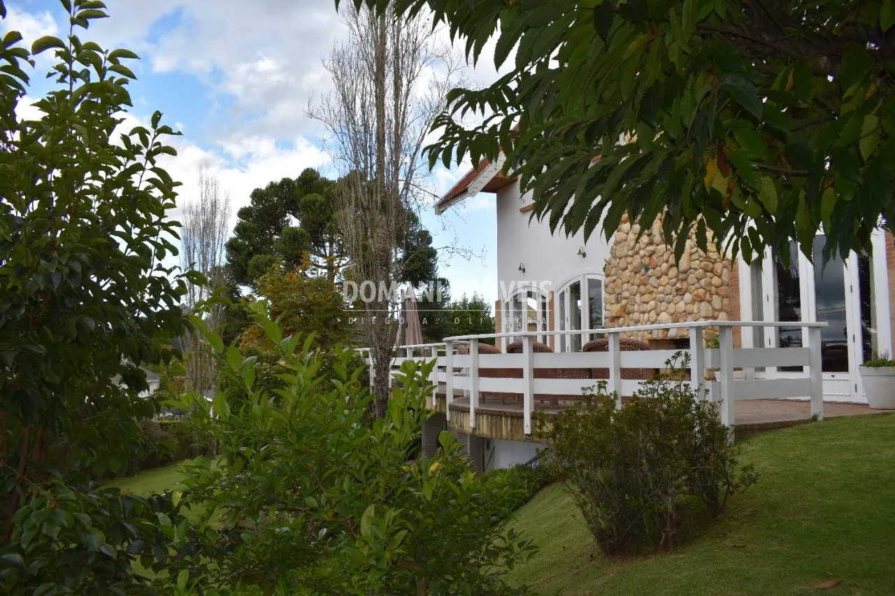 Casa à venda de 2.730 m² em Campos do Jordão, SP, Brasil