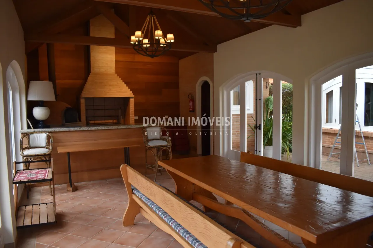 Casa à venda de 2.730 m² em Campos do Jordão, SP, Brasil