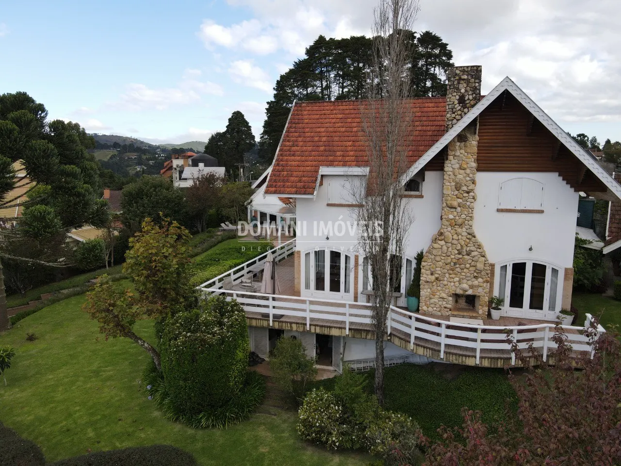 Casa à venda de 2.730 m² em Campos do Jordão, SP, Brasil