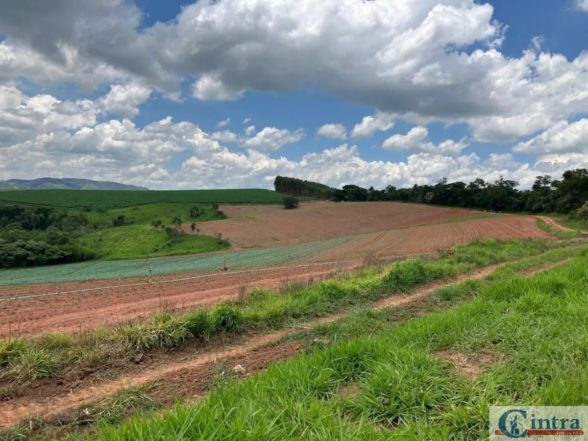 Fazenda à venda de 51 ha em Tuiuti, SP, Brasil