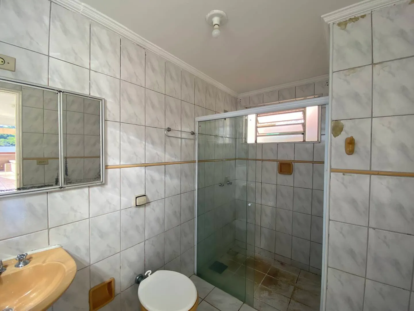 Casa à venda de 240 m² em Piraju, SP, Brasil