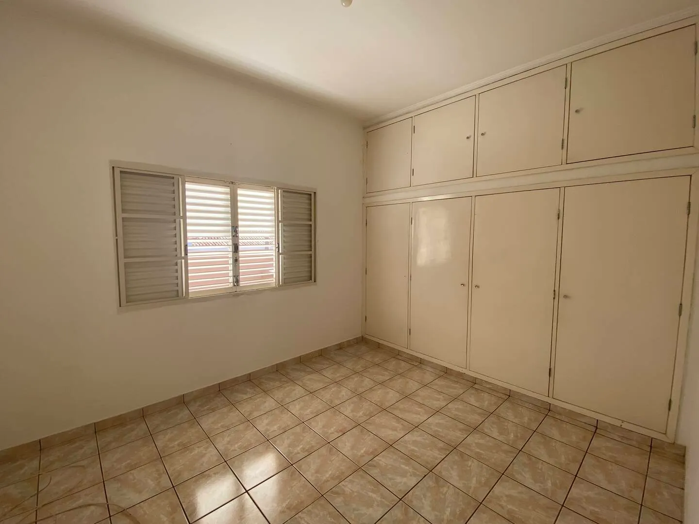 Casa à venda de 240 m² em Piraju, SP, Brasil