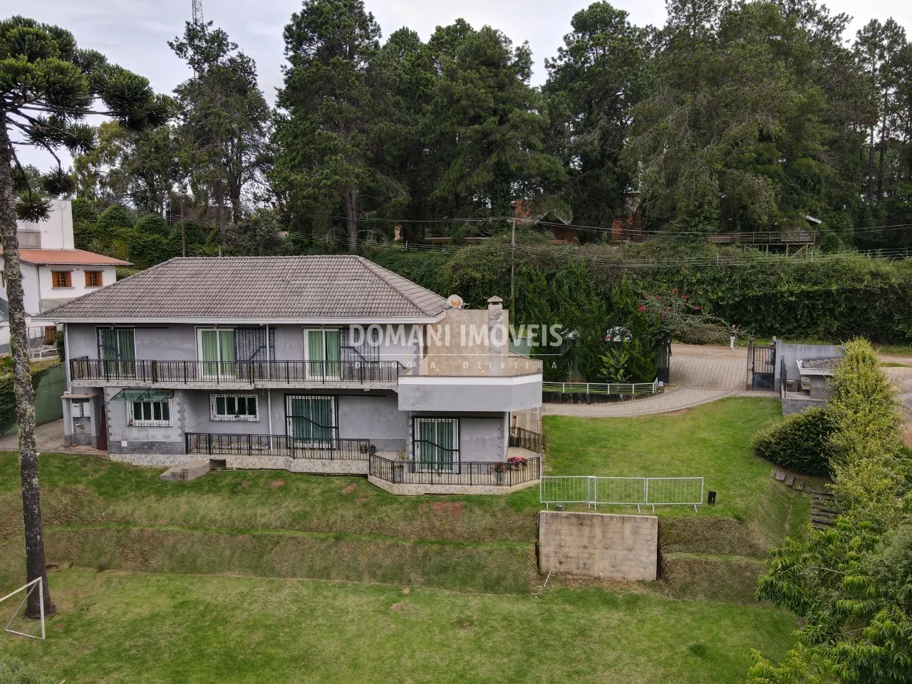 Casa à venda de 1.060 m² em Campos do Jordão, SP, Brasil